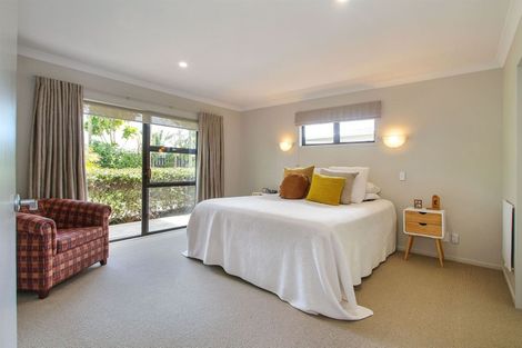 Photo of property in 25 Stella Drive, Clarks Beach, 2122