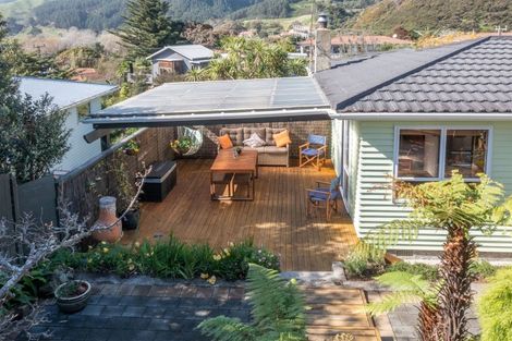 Photo of property in 103 Tilley Road, Paekakariki, 5034