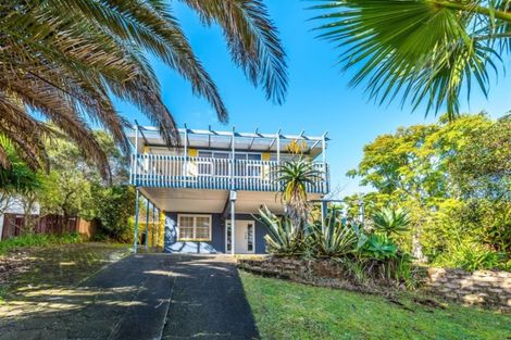 Photo of property in 15 Catalina Crescent, Forrest Hill, Auckland, 0620