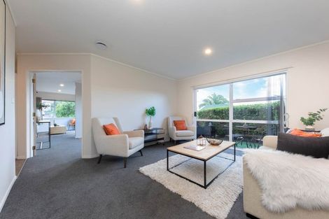 Photo of property in 10 Ryden Place, Glen Eden, Auckland, 0602