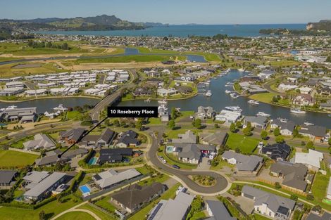 Photo of property in 10 Roseberry Place, Whitianga, 3510