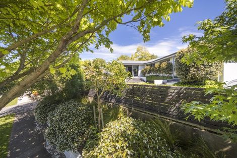 Photo of property in 34 Churchill Avenue, Hokowhitu, Palmerston North, 4410