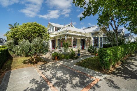 Photo of property in 17 Herne Bay Road, Herne Bay, Auckland, 1011