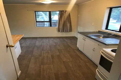 Photo of property in 2/10 Burundi Avenue, Clendon Park, Auckland, 2103