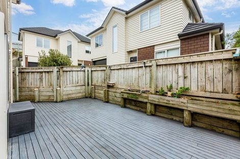 Photo of property in 5/16 Black Rock Road, Newlands, Wellington, 6037