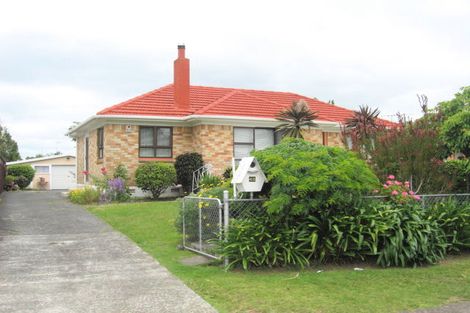 Photo of property in 42 Rosehill Drive, Rosehill, Papakura, 2113