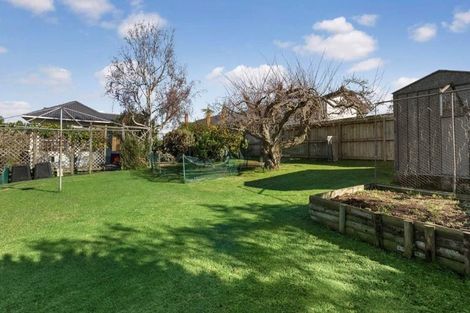 Photo of property in 88 Target Road, Totara Vale, Auckland, 0629