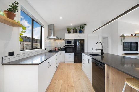 Photo of property in 5 Peterculter Drive, Wanaka, 9305