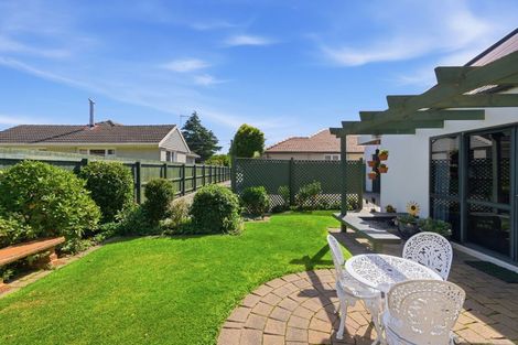 Photo of property in 2/139 Maidstone Road, Ilam, Christchurch, 8041