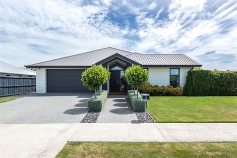 Photo of property in 26 Watkins Drive, Rangiora, 7400