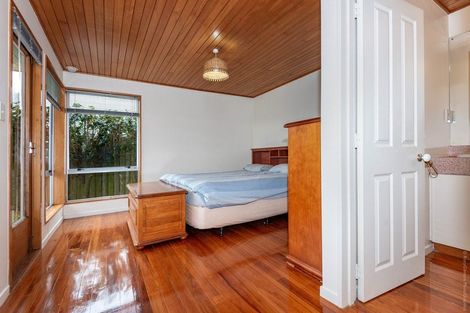 Photo of property in 54 Apsley Drive, Avonhead, Christchurch, 8042