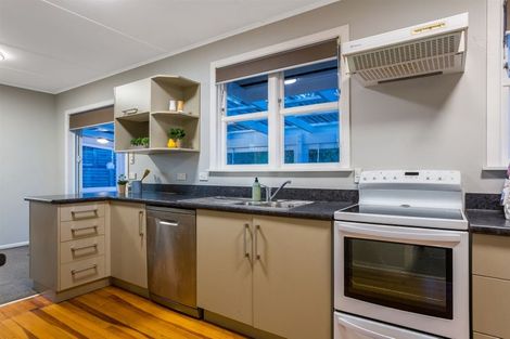 Photo of property in 11 Cara Crescent, Paparangi, Wellington, 6037