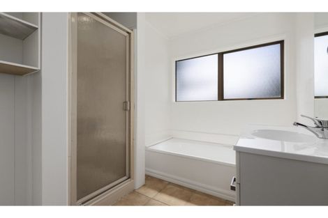 Photo of property in 1/20 Halder Place, Torbay, Auckland, 0632