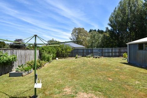 Photo of property in 5 Hughan Place, Carterton, 5713