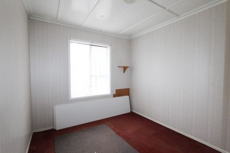 Photo of property in 32 Cambridge Street, Pahiatua, 4910