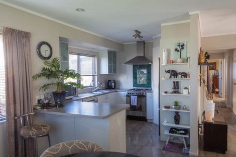 Photo of property in 16 Shoemaker Road, Waipu, 0510