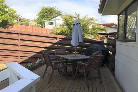 Photo of property in 20 Pahi Place, West Harbour, Auckland, 0618