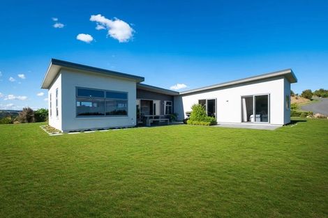 Photo of property in 3 Esk View Road, Eskdale, Napier, 4182