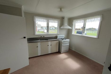 Photo of property in 14 Rogers Street, Castlecliff, Whanganui, 4501