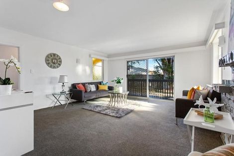 Photo of property in 30 Barrys Road, Glendene, Auckland, 0602