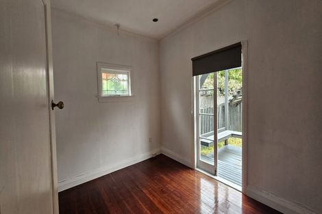 Photo of property in 27 Atkin Avenue, Mission Bay, Auckland, 1071