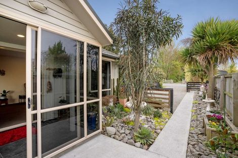 Photo of property in 4 Bluff Street, Coalgate, 7673