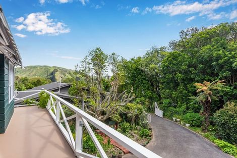 Photo of property in 15b Kakariki Grove, Waikanae, 5036