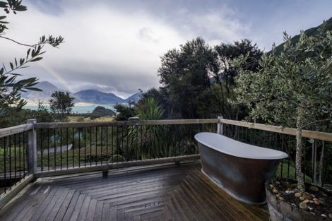 Photo of property in 17 Tall Tree Lane, Mount Creighton, Queenstown, 9371
