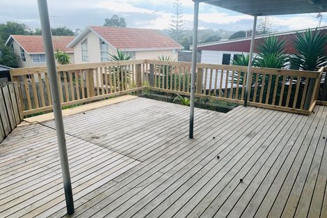 Photo of property in 16a Holiday Road, Stanmore Bay, Whangaparaoa, 0932