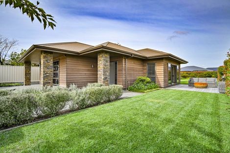 Photo of property in 127 Arataki Road, Havelock North, 4130