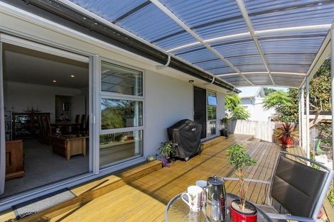 Photo of property in 180 Tukapa Street, Westown, New Plymouth, 4310