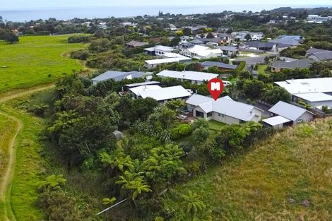 Photo of property in 5a Tui Grove, Oakura, 4314