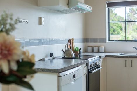 Photo of property in 64 Albatross Close, Whitby, Porirua, 5024