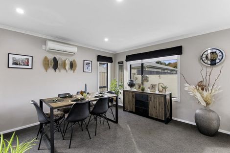 Photo of property in 5 Vernon Grove, Brown Owl, Upper Hutt, 5018