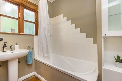 Photo of property in 31 Karamu Street, Ngaio, Wellington, 6035