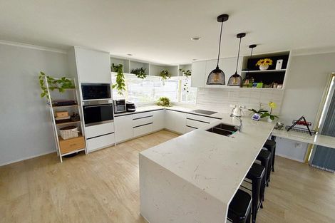 Photo of property in 49a Everard Avenue, Army Bay, Whangaparaoa, 0930