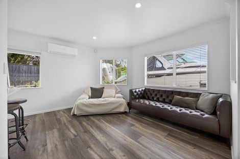 Photo of property in 6d Clearwater Cove, West Harbour, Auckland, 0618