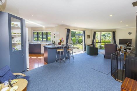 Photo of property in 14 Grace Nicholls Grove, Riverstone Terraces, Upper Hutt, 5018