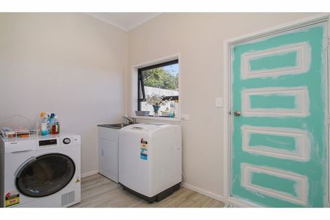 Photo of property in 162 Royal Road, Massey, Auckland, 0614