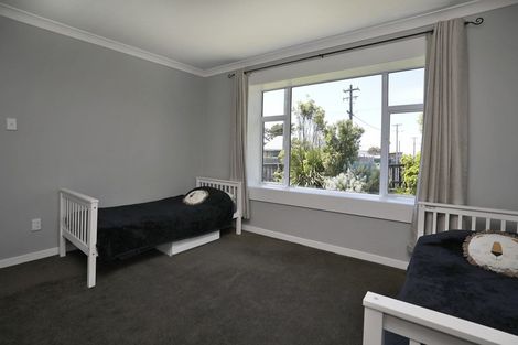 Photo of property in 25 Burrows Street, Bluff, 9814