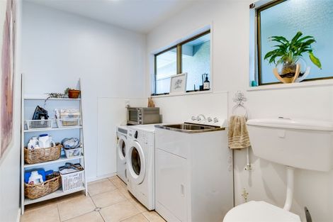 Photo of property in 43 Titoki Crescent, Pirimai, Napier, 4112