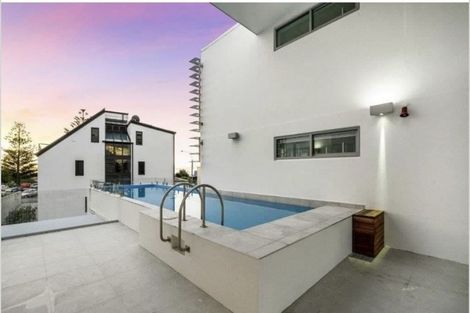 Photo of property in 2/22 Esplanade, Sumner, Christchurch, 8081