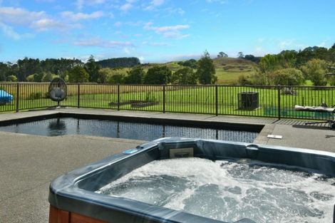 Photo of property in 648 Kahikatea Flat Road, Waitoki, Kaukapakapa, 0871