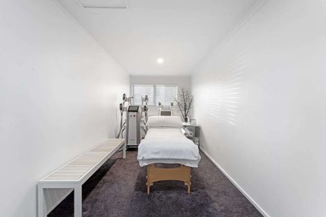 Photo of property in 16a Valley Road, Browns Bay, Auckland, 0630