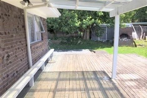 Photo of property in 5 Talavera Place, Te Atatu South, Auckland, 0602