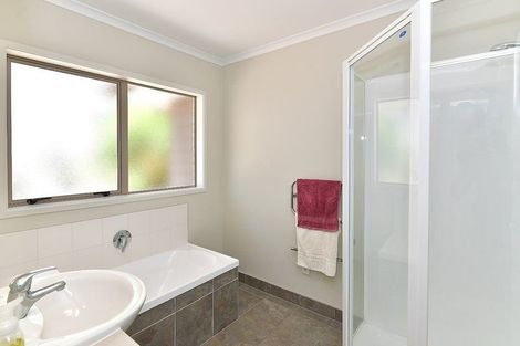 Photo of property in 5 Seamount Drive, Red Beach, 0932