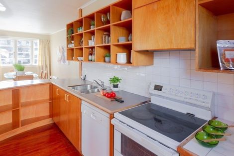 Photo of property in 1 Edge Hill, Mount Victoria, Wellington, 6011