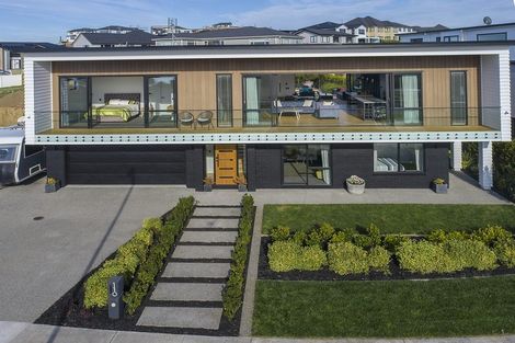 Photo of property in 110 Arran Point Parade, Orewa, 0931