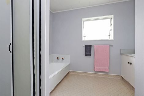 Photo of property in 3/805 Heretaunga Street East, Parkvale, Hastings, 4122