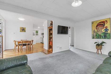 Photo of property in 64 Omata Road, Marfell, New Plymouth, 4310